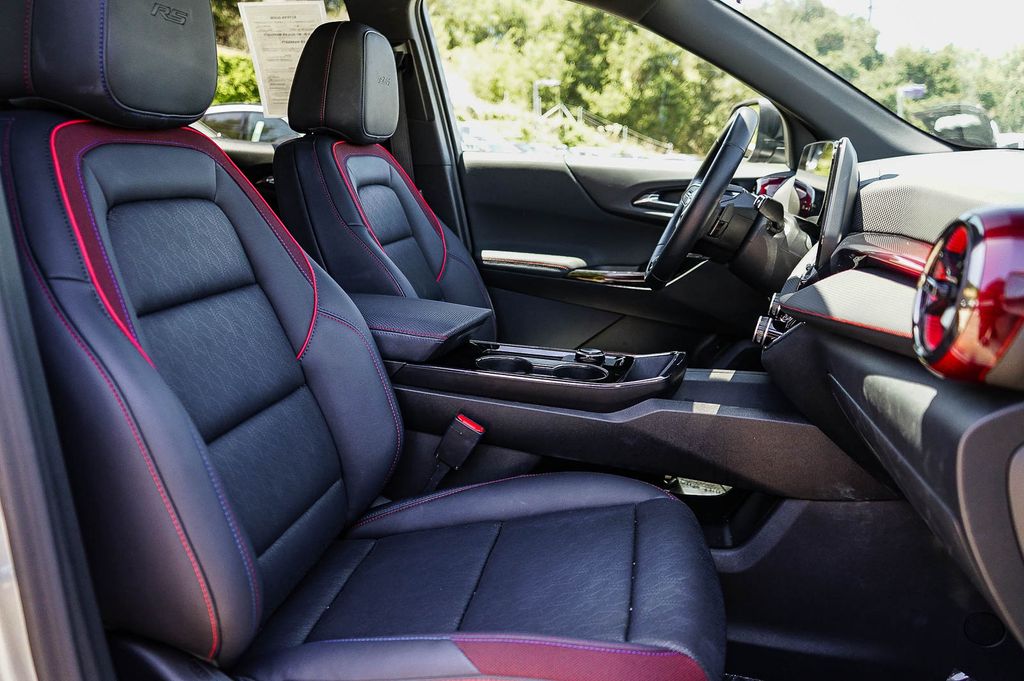 Thumbnail: 2026 Chevrolet Equinox - 9