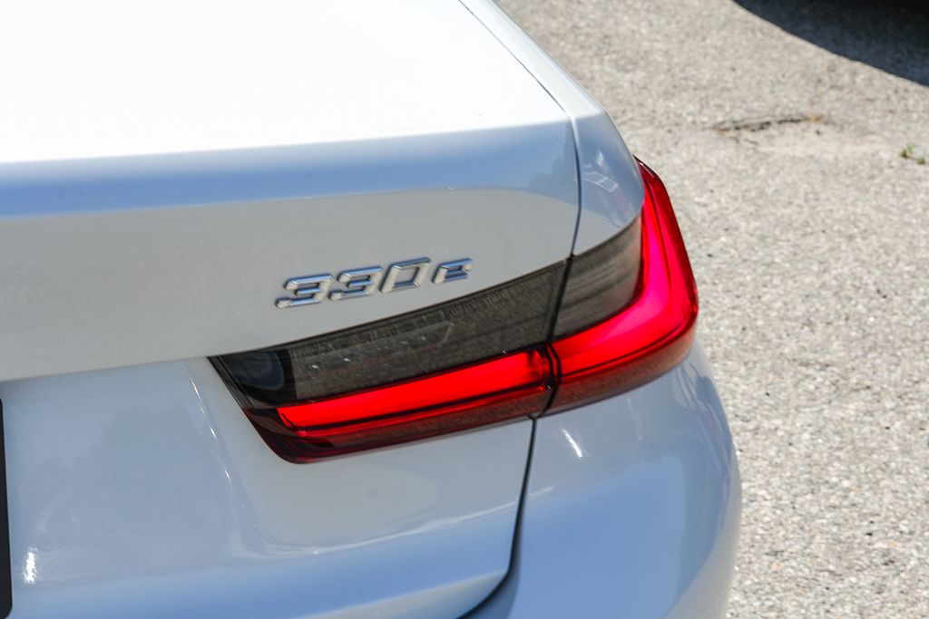 Thumbnail: 2021 BMW 3 Series - 22
