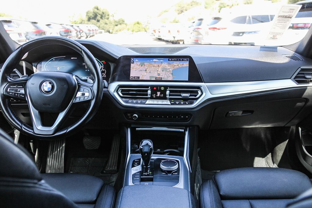 Thumbnail: 2021 BMW 3 Series - 2