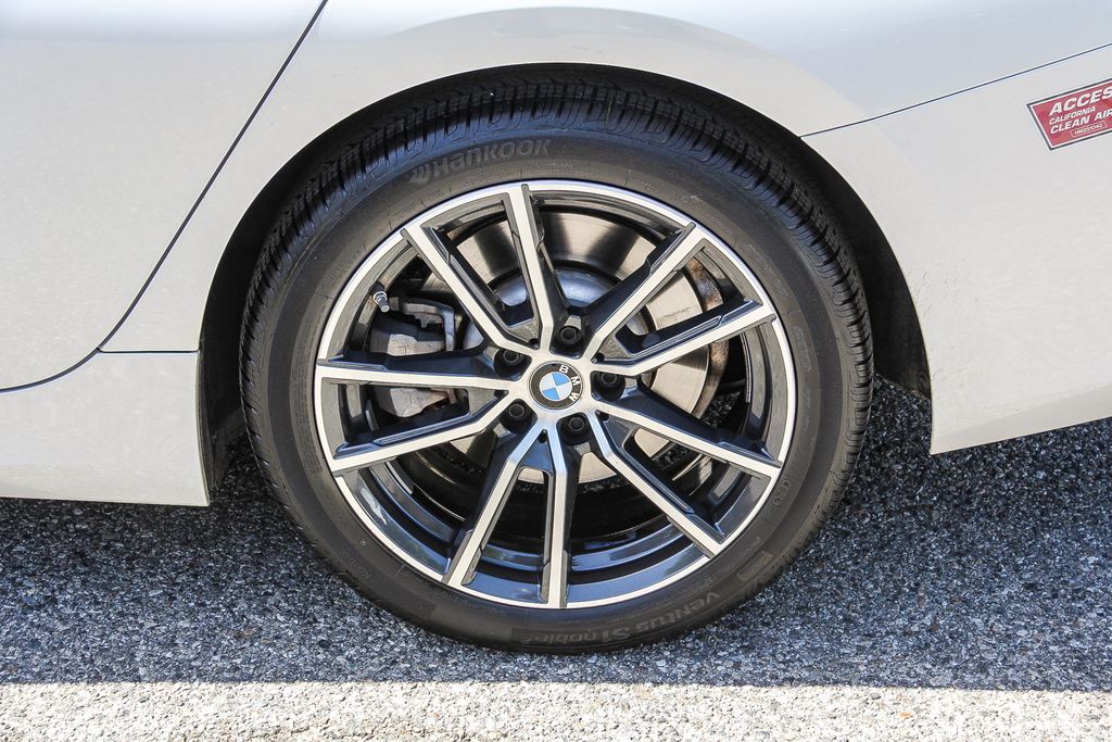 Thumbnail: 2021 BMW 3 Series - 21