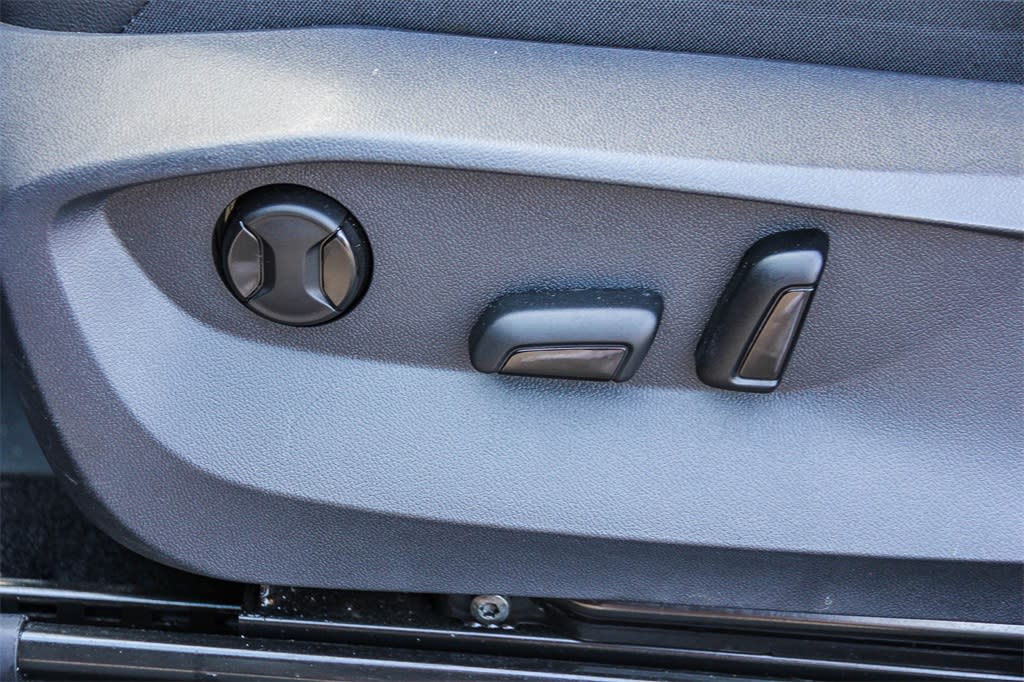 Thumbnail: 2022 Volkswagen Tiguan - 24
