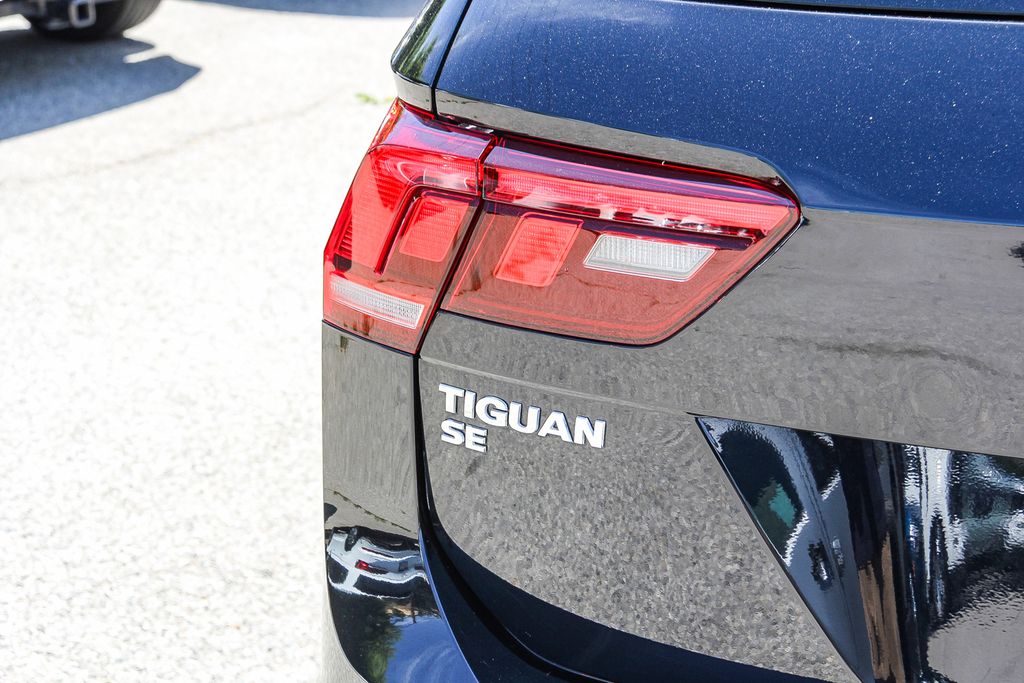Thumbnail: 2021 Volkswagen Tiguan - 22