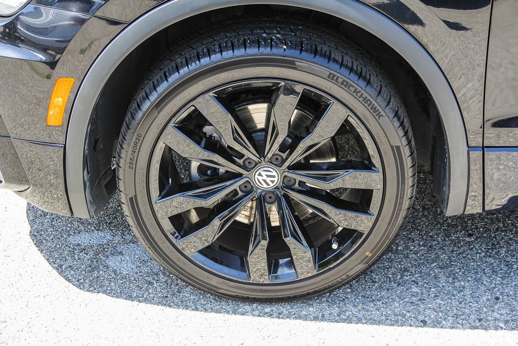 Thumbnail: 2021 Volkswagen Tiguan - 6