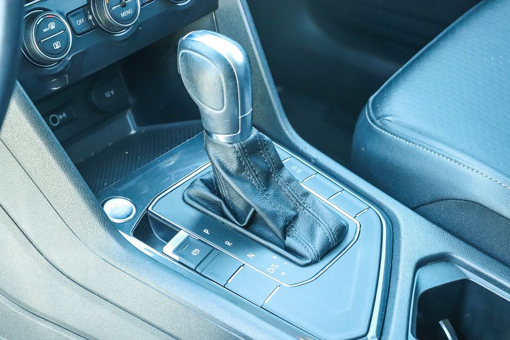 Thumbnail: 2019 Volkswagen Tiguan - 14