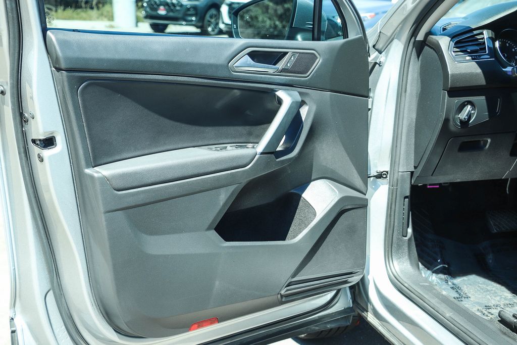 Thumbnail: 2019 Volkswagen Tiguan - 23