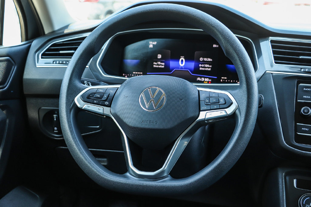 Thumbnail: 2023 Volkswagen Tiguan - 12