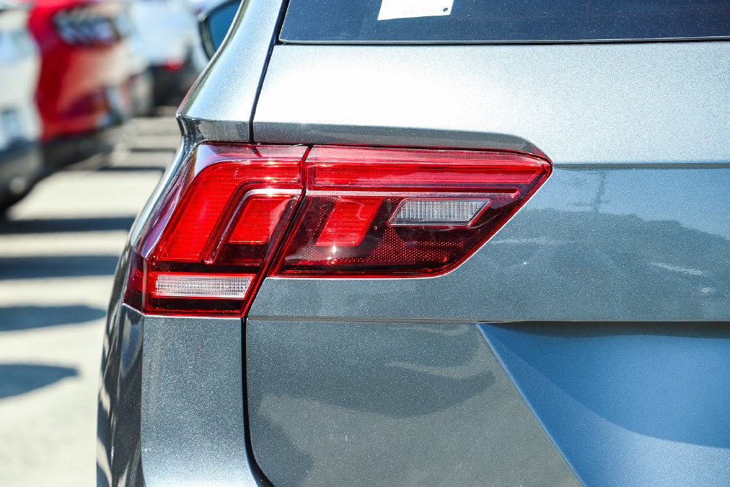 Thumbnail: 2023 Volkswagen Tiguan - 22