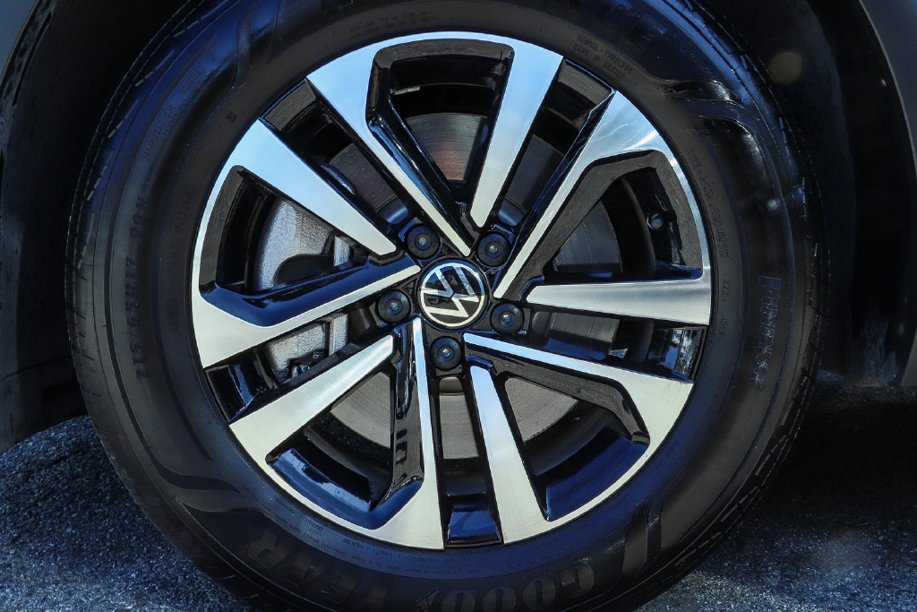 Thumbnail: 2023 Volkswagen Tiguan - 23