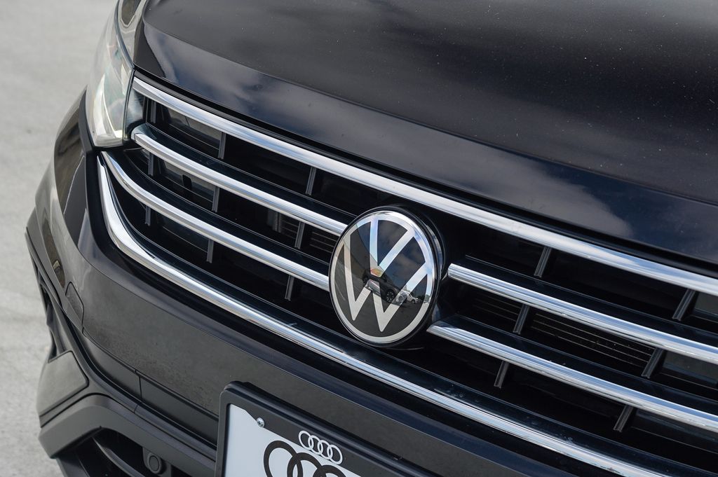 Thumbnail: 2023 Volkswagen Tiguan - 6
