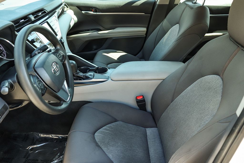 Thumbnail: 2019 Toyota Camry - 10