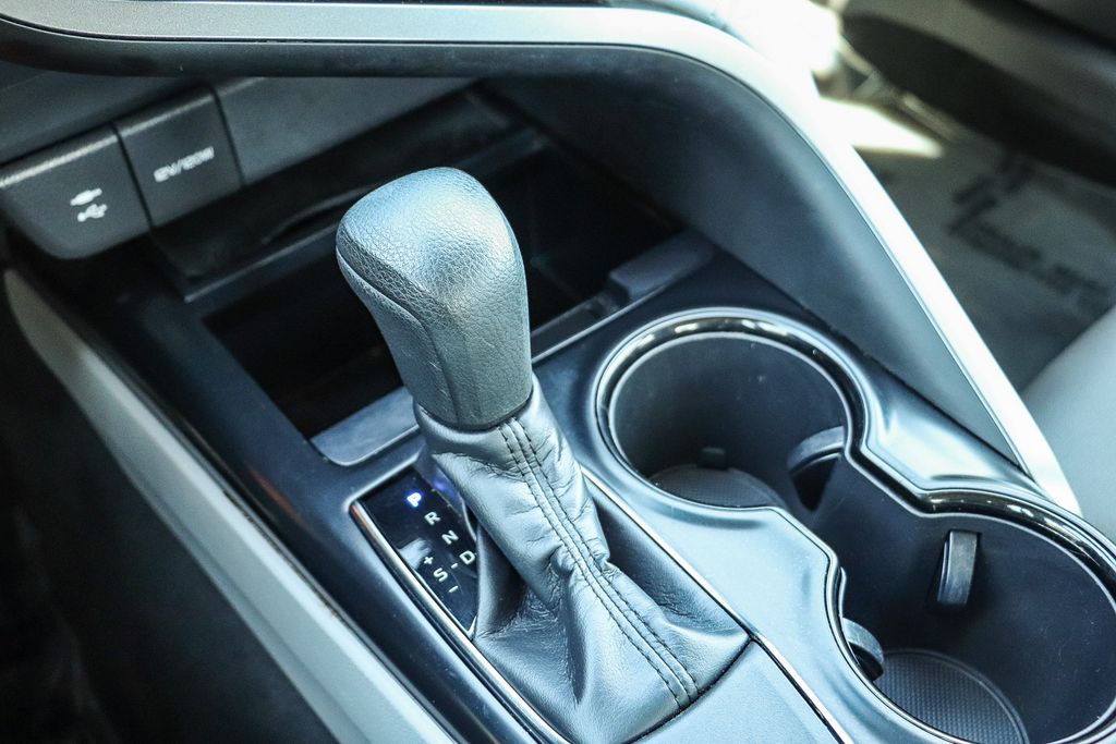 Thumbnail: 2019 Toyota Camry - 24