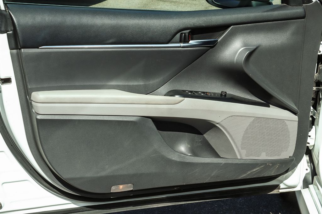 Thumbnail: 2019 Toyota Camry - 22