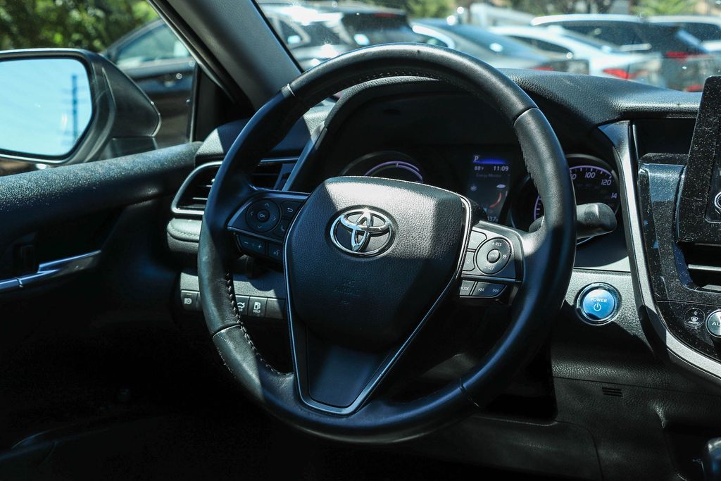 Thumbnail: 2022 Toyota Camry - 7