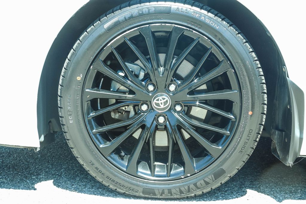 Thumbnail: 2022 Toyota Camry - 5