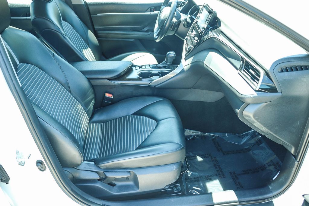 Thumbnail: 2022 Toyota Camry - 8