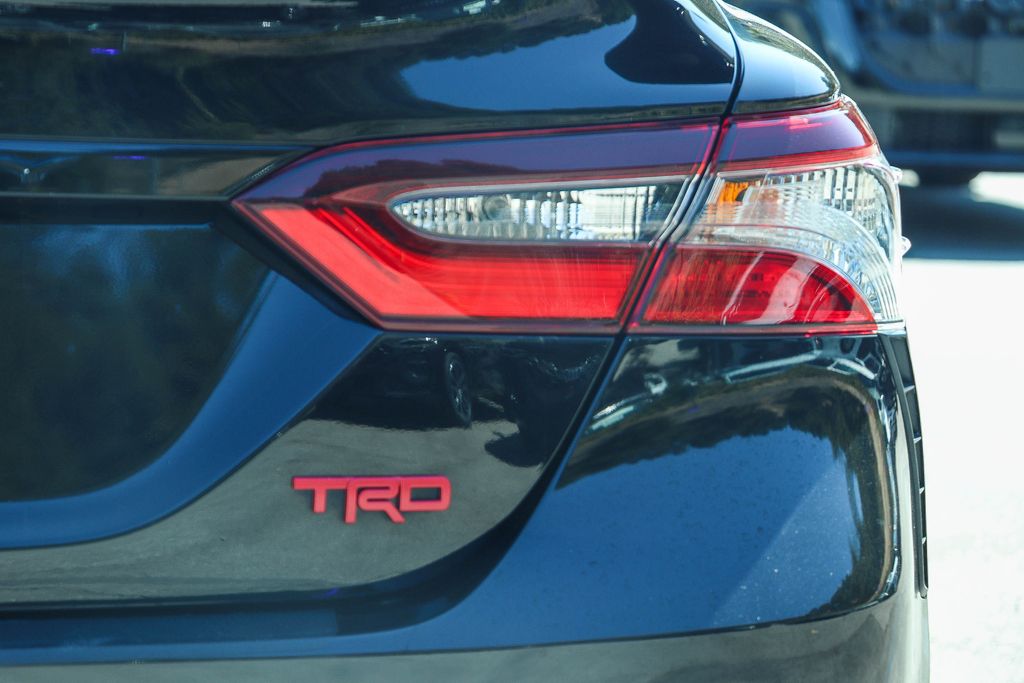 Thumbnail: 2022 Toyota Camry - 18