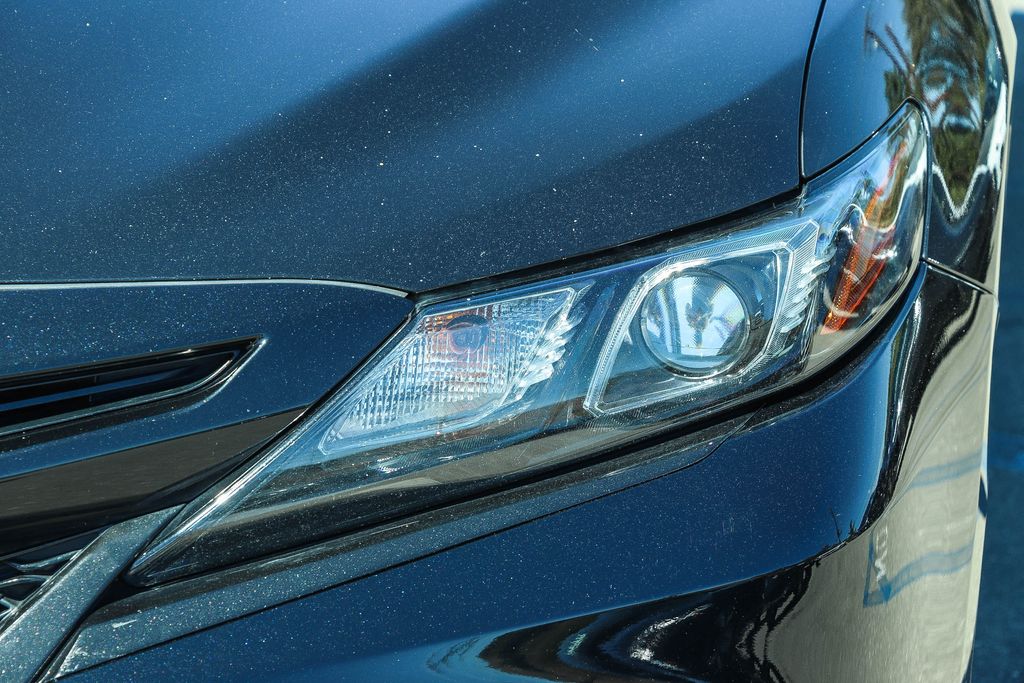 Thumbnail: 2022 Toyota Camry - 17