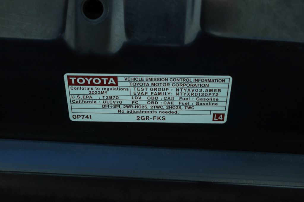 Thumbnail: 2022 Toyota Camry - 14