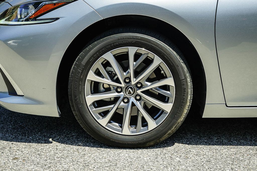 Thumbnail: 2024 Lexus ES - 7