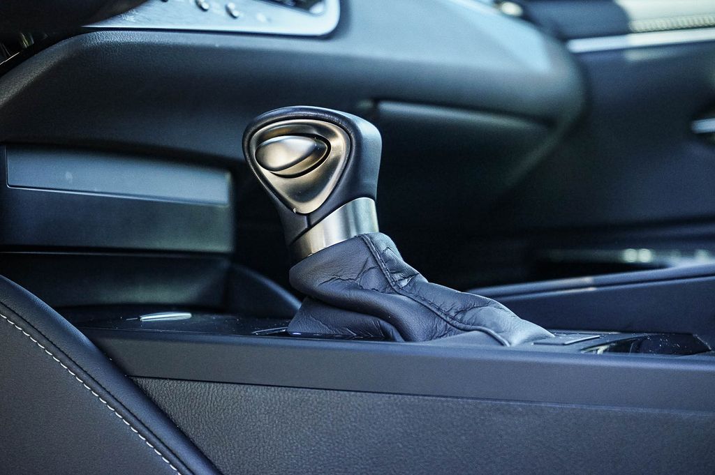 Thumbnail: 2024 Lexus ES - 25
