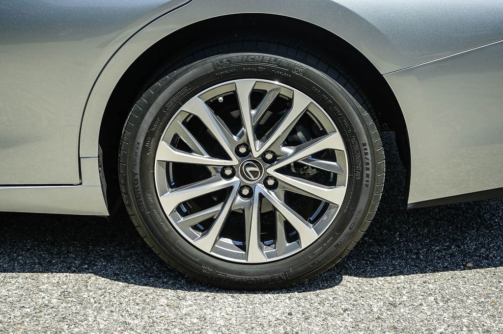 Thumbnail: 2024 Lexus ES - 21