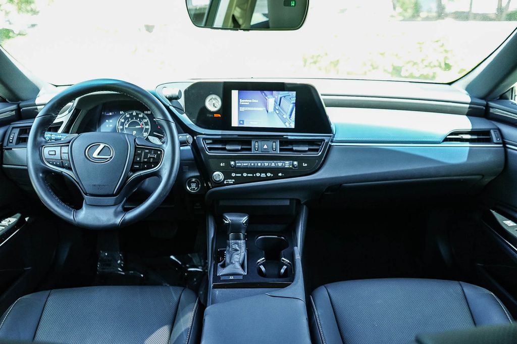 Thumbnail: 2024 Lexus ES - 2