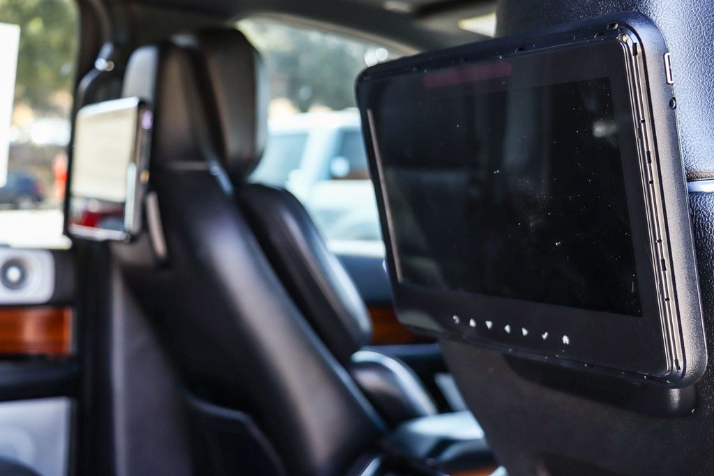 Thumbnail: 2019 Lincoln Navigator L - 29