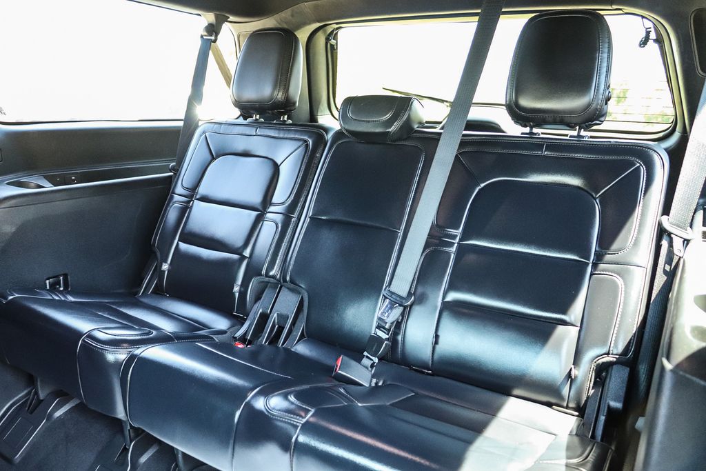 Thumbnail: 2019 Lincoln Navigator L - 26