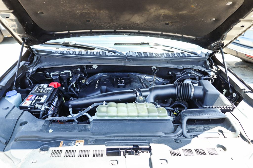 Thumbnail: 2019 Lincoln Navigator L - 7