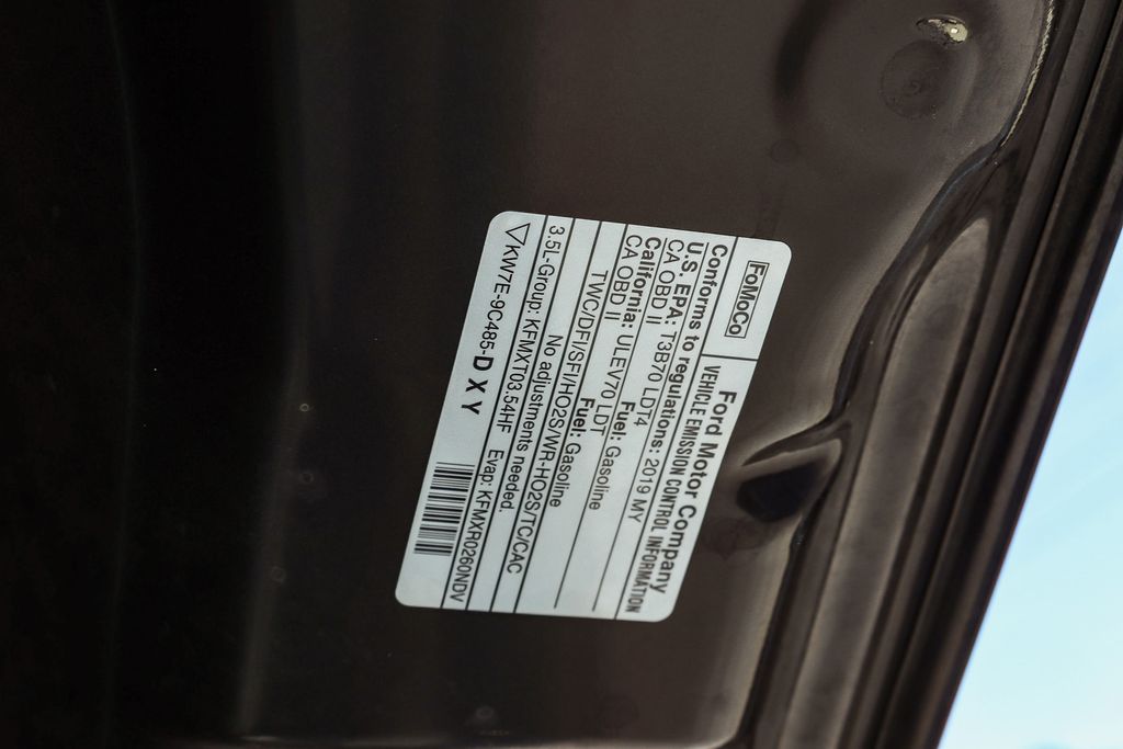 Thumbnail: 2019 Lincoln Navigator L - 17