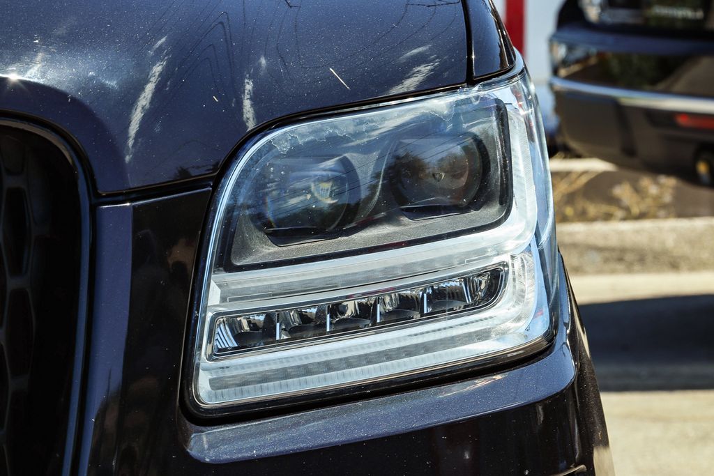 Thumbnail: 2019 Lincoln Navigator L - 13