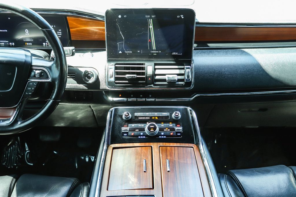 Thumbnail: 2019 Lincoln Navigator L - 8