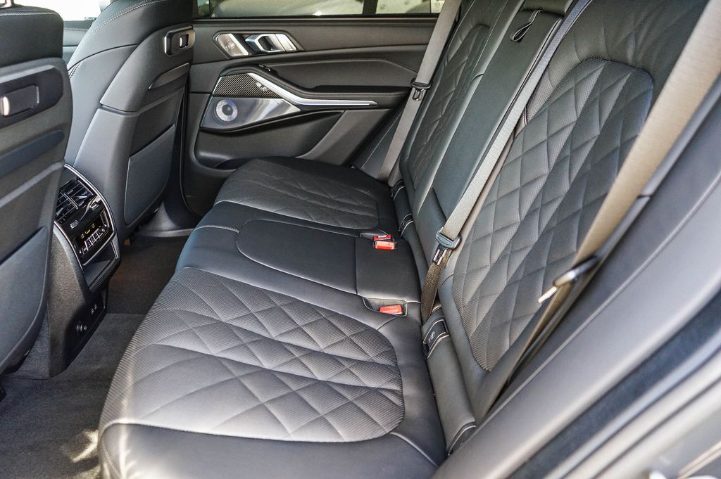 Thumbnail: 2026 BMW X5 - 11