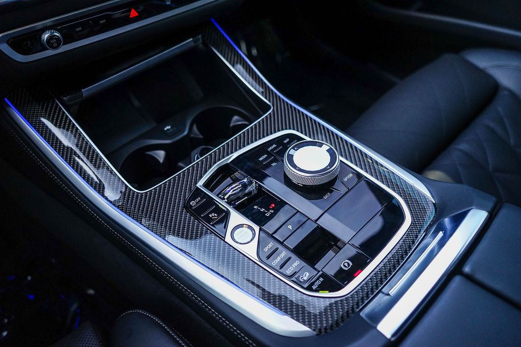 Thumbnail: 2026 BMW X5 - 13