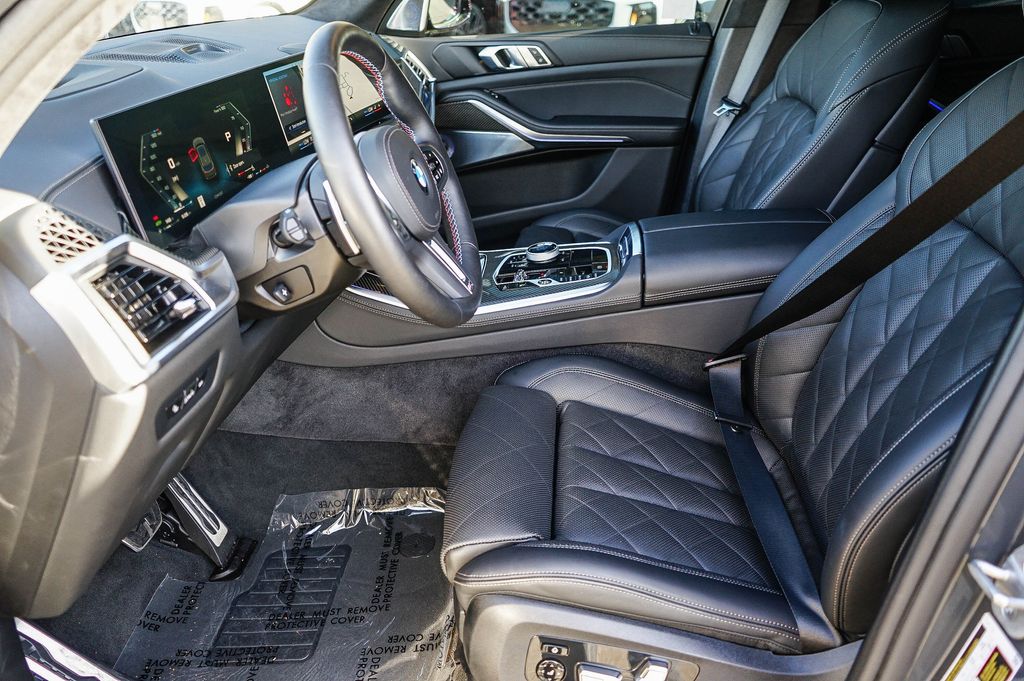 Thumbnail: 2026 BMW X5 - 10