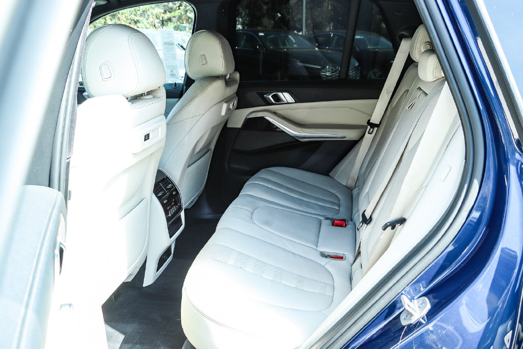 Thumbnail: 2021 BMW X5 - 11