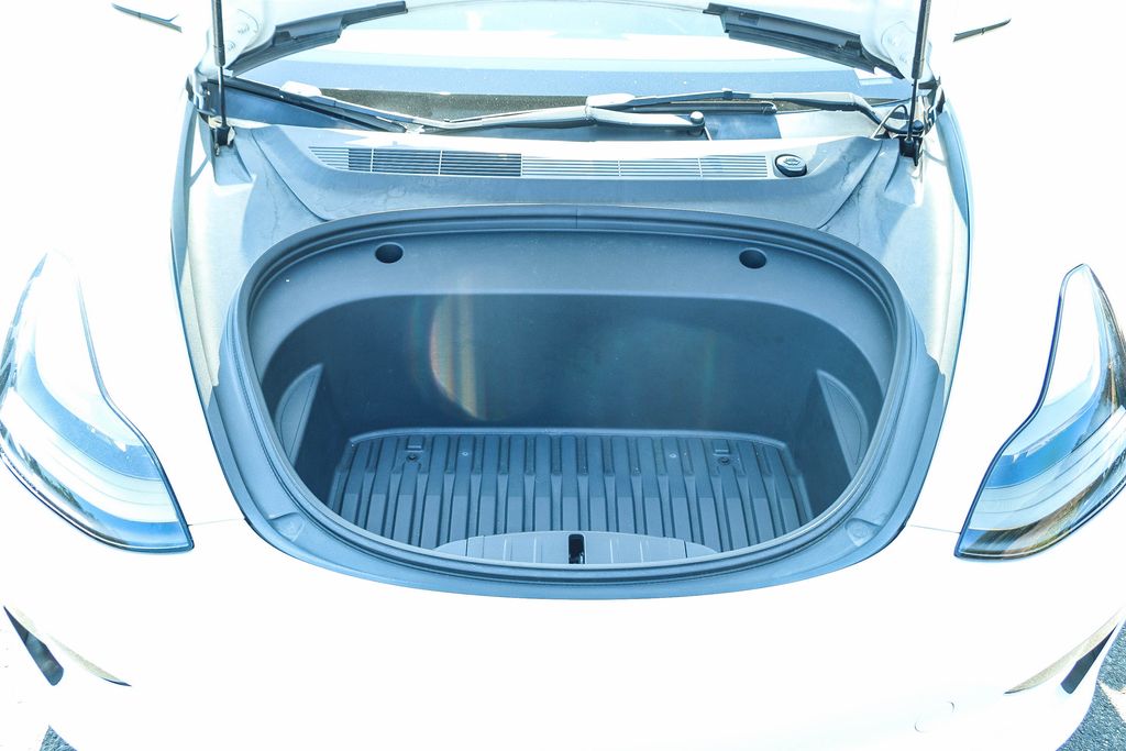 Thumbnail: 2023 Tesla Model 3 - 26