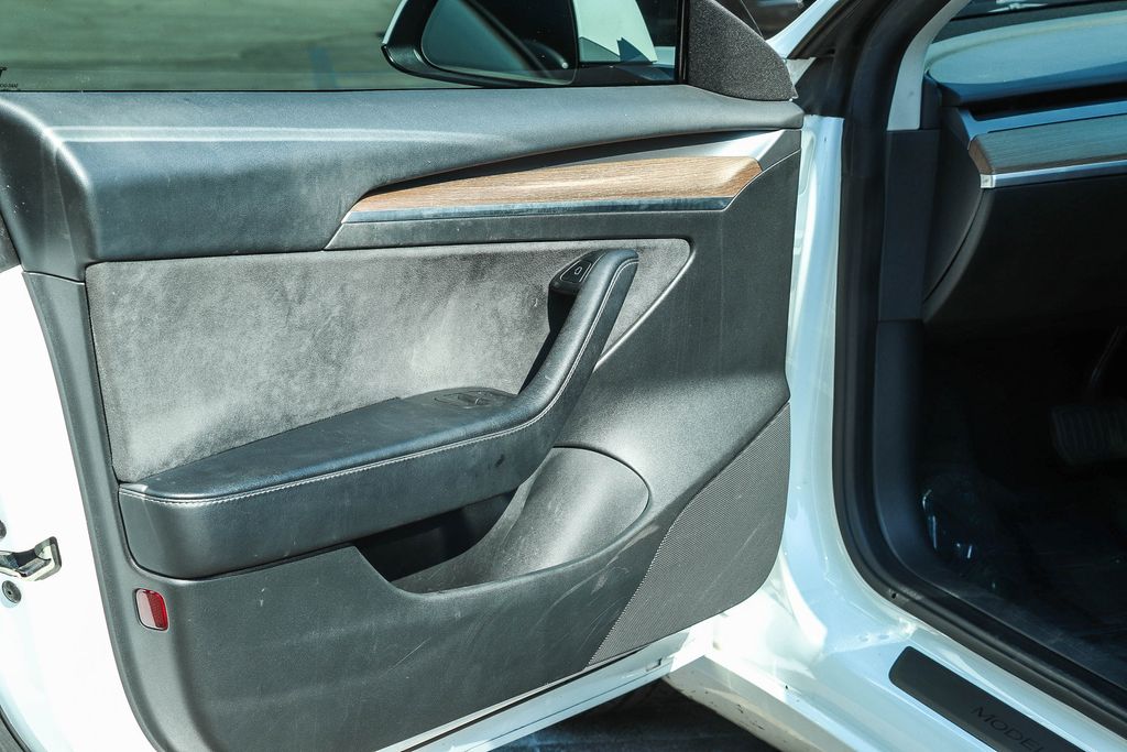 Thumbnail: 2023 Tesla Model 3 - 20