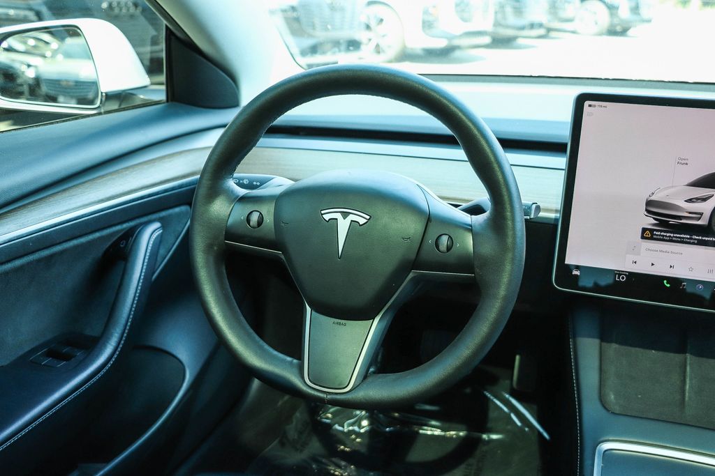 Thumbnail: 2023 Tesla Model 3 - 11