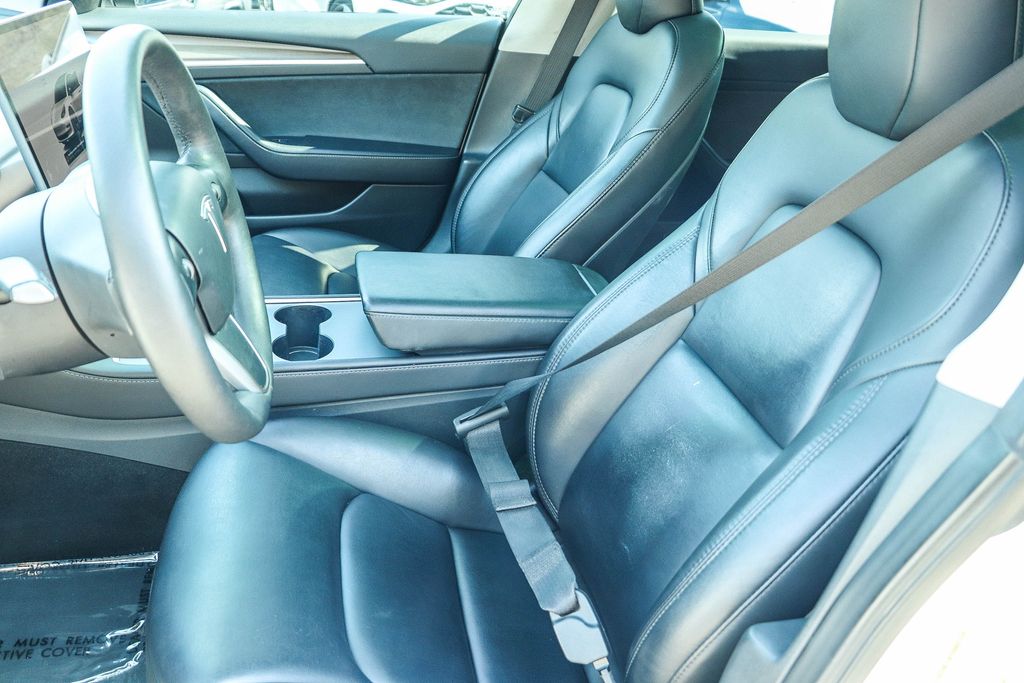 Thumbnail: 2023 Tesla Model 3 - 9
