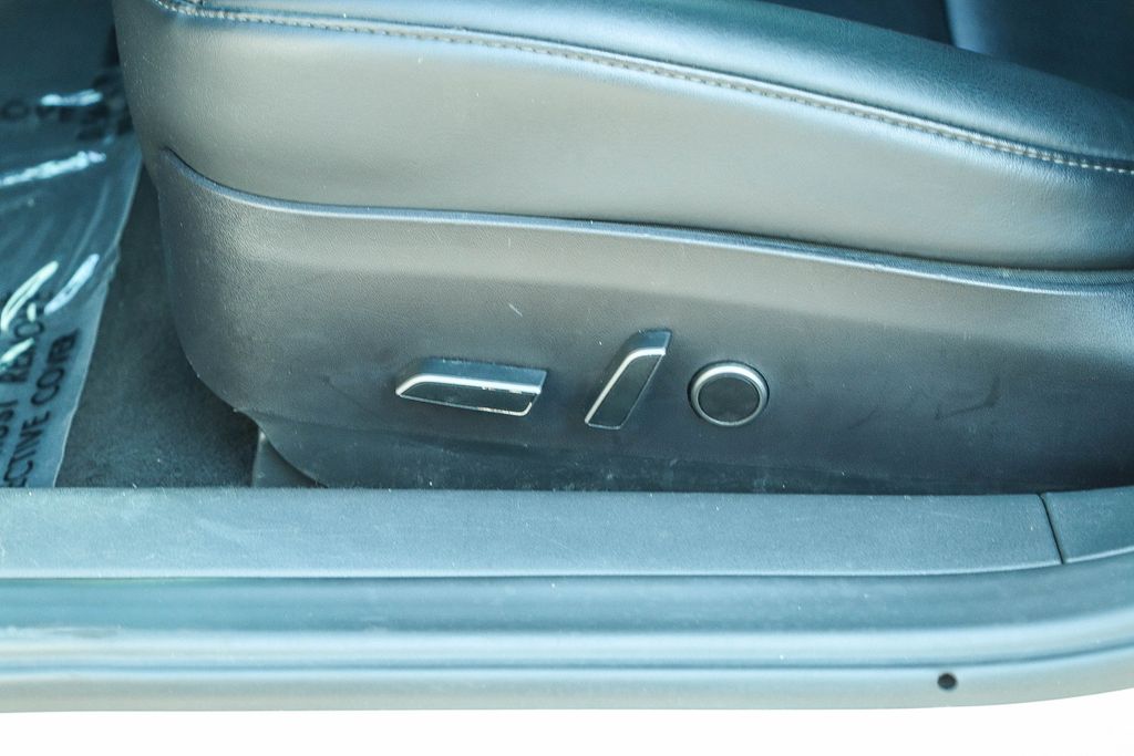Thumbnail: 2023 Tesla Model 3 - 19