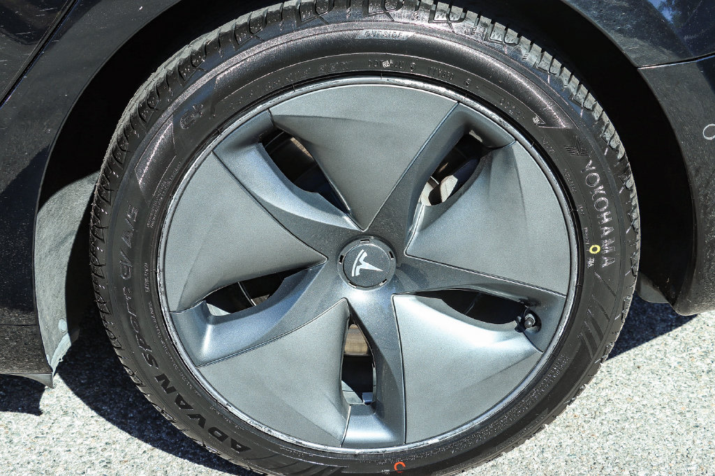 Thumbnail: 2020 Tesla Model 3 - 6