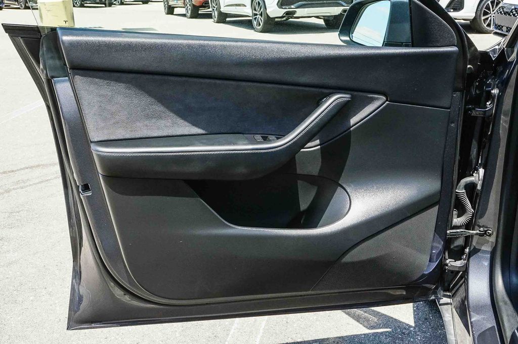 Thumbnail: 2021 Tesla Model Y - 23