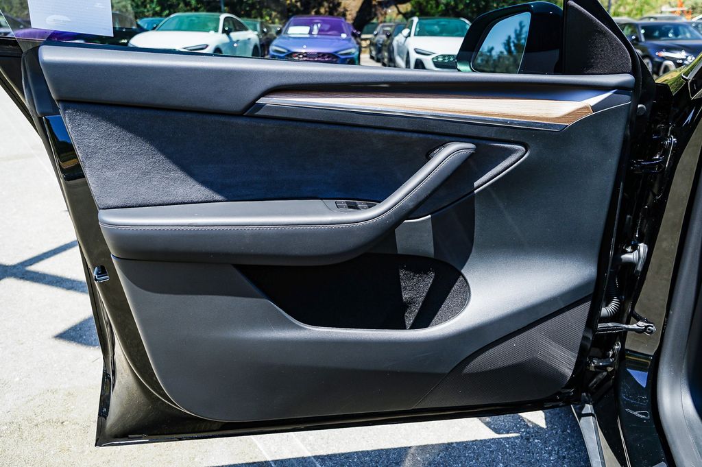 Thumbnail: 2025 Tesla Model Y - 22