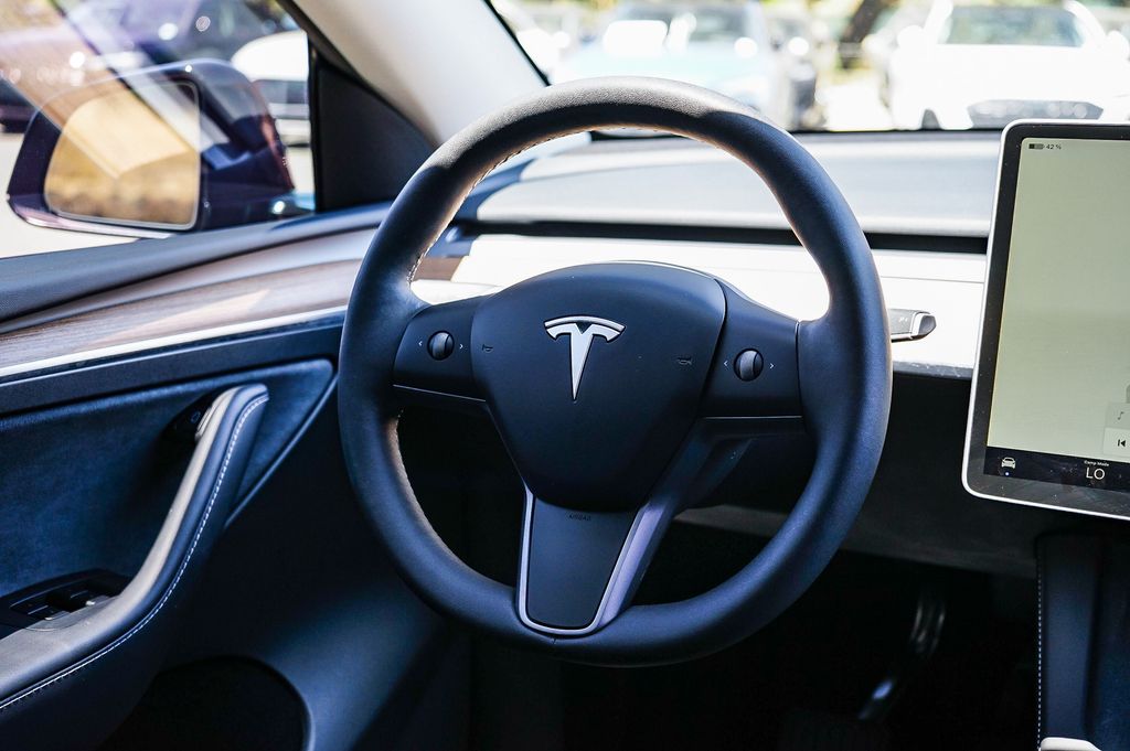 Thumbnail: 2025 Tesla Model Y - 11