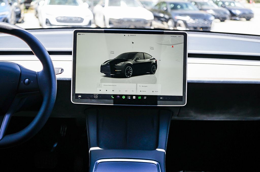 Thumbnail: 2025 Tesla Model Y - 10