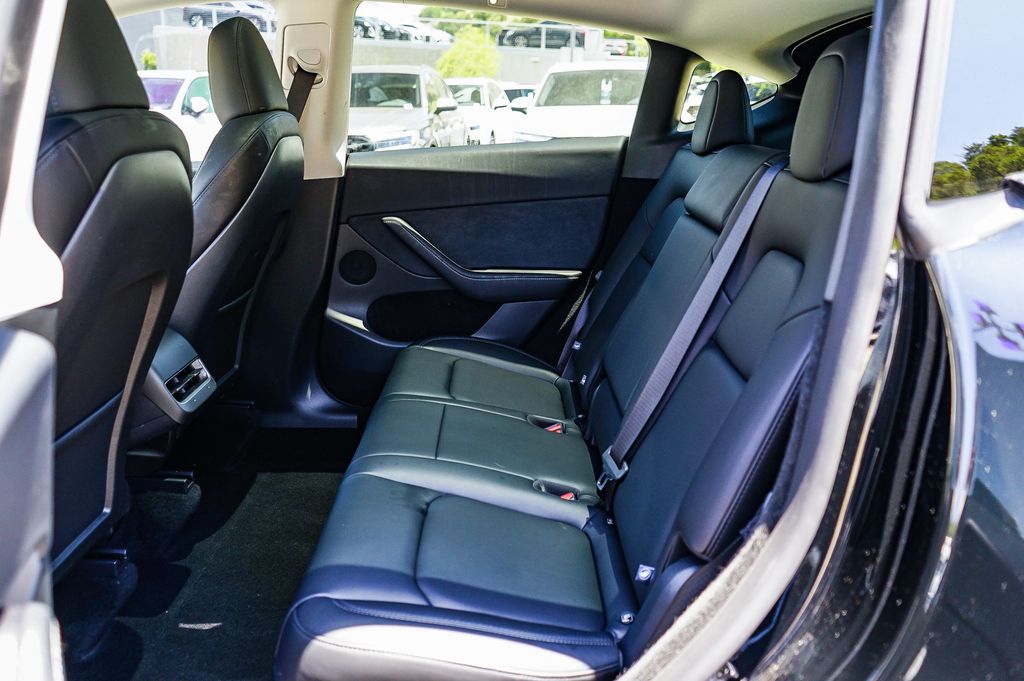 Thumbnail: 2025 Tesla Model Y - 9