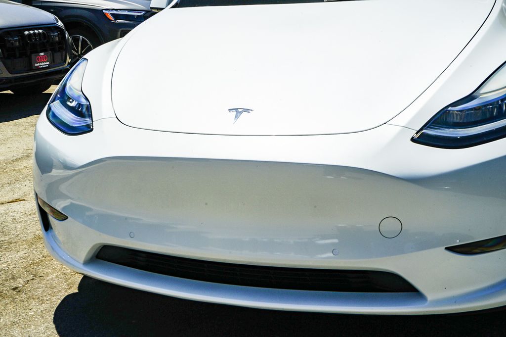 Thumbnail: 2022 Tesla Model Y - 17