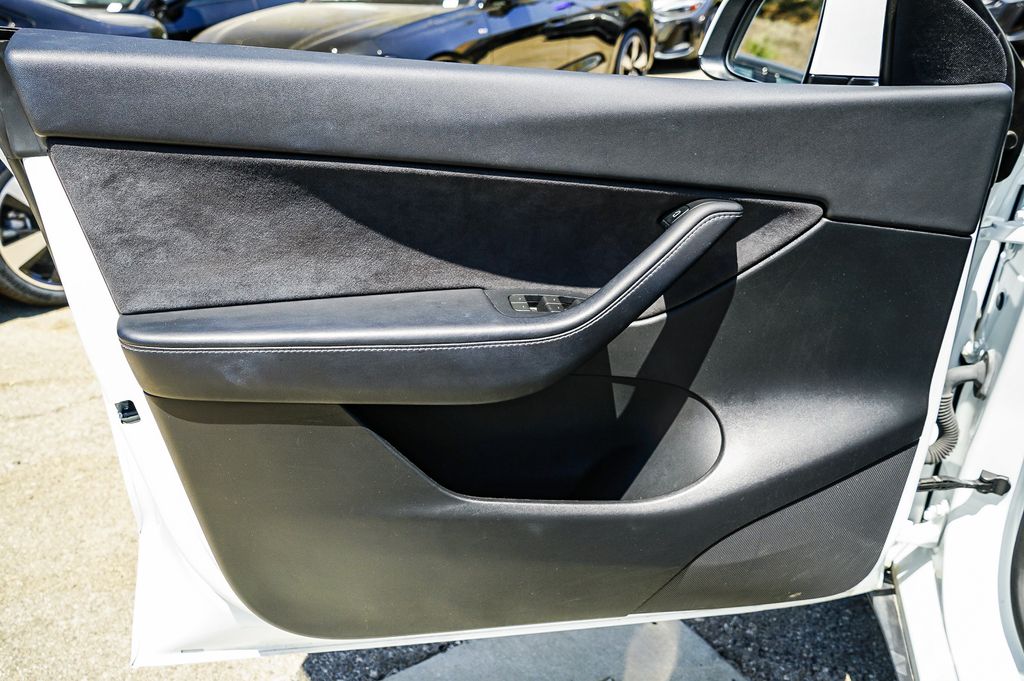 Thumbnail: 2022 Tesla Model Y - 20