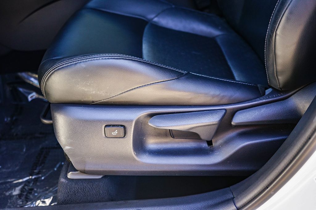 Thumbnail: 2019 Toyota C-HR - 22
